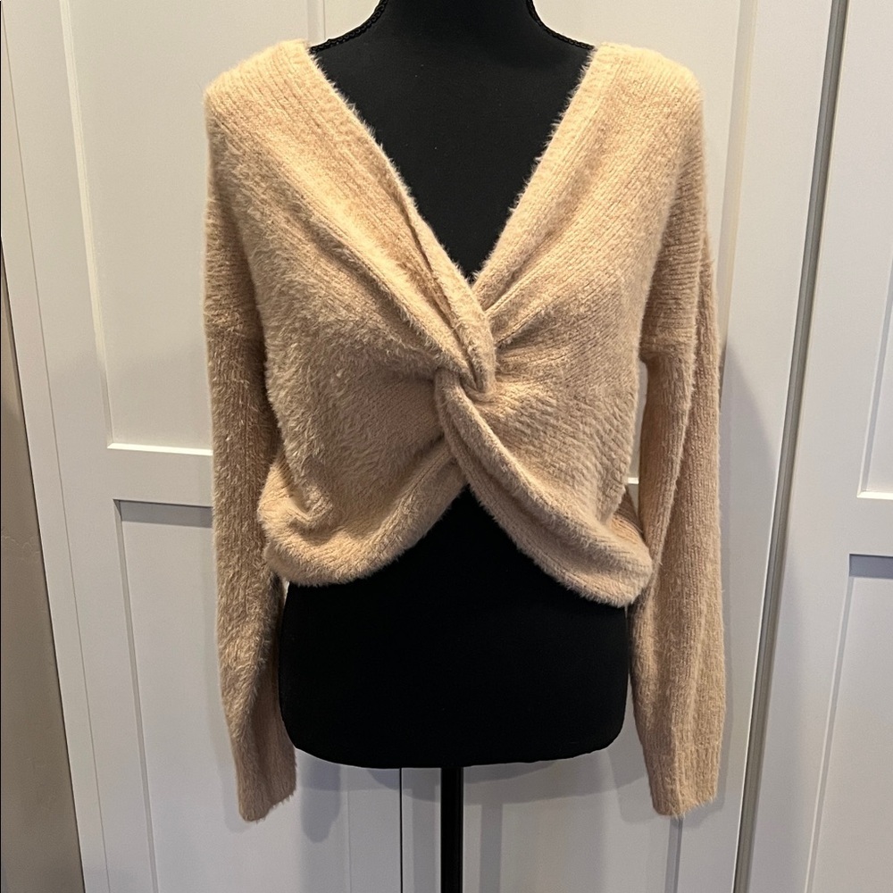 Hollister Reversible Beige Twist-Front V-Neck Sweater Size S